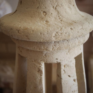 Eclairage de jardin en pierre coquillage BE12